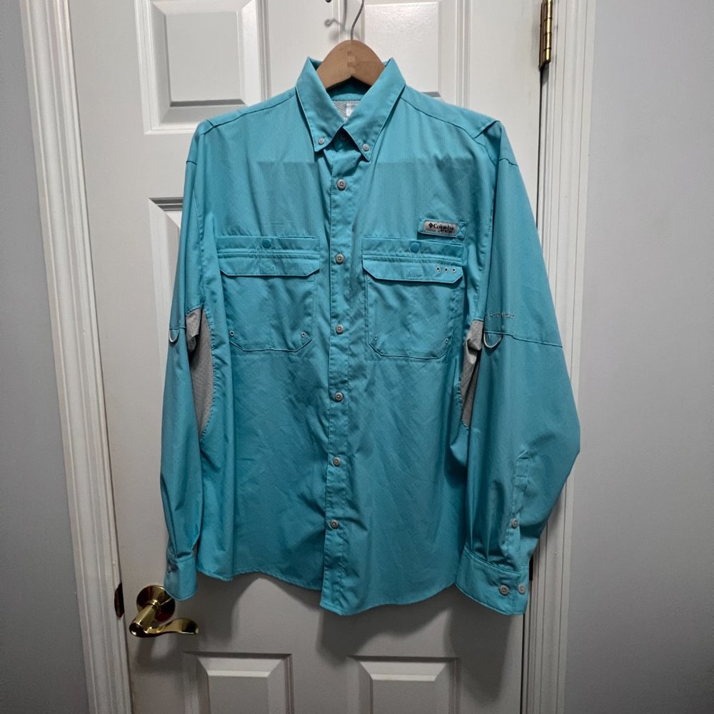 Columbia PFG medium blue shirt